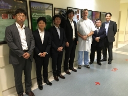 Westmead HospitalにてBourke先生と。左から鹿児島大学橋元先生、昭和大学江東豊洲病院佐久間先生、岡山大学松本、神戸大学塩見先生、Prof. Michel Bourke、杏林大学土岐先生、慶応義塾大学岩崎先生