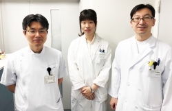 左から岩室先生(卒研担当)、田村さん、川野先生(医局長)