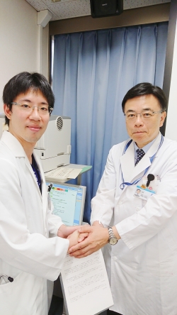 田中先生(左)と岡田教授