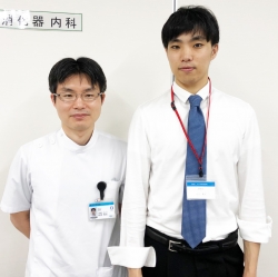 白川先生(右)と卒研担当・岩室先生