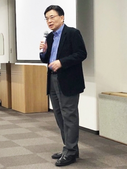 岡田教授の開会挨拶