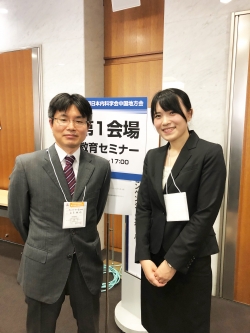 左から岩室先生、本田さん(医学部6年生)