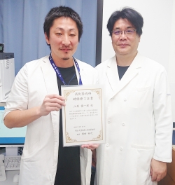 江原先生(左)と河原教授