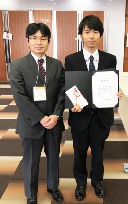 佐藤先生(右)と岩室先生(左･卒研担当)