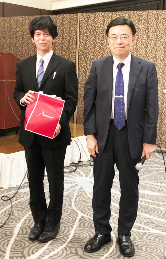 川地先生(左)と岡田教授