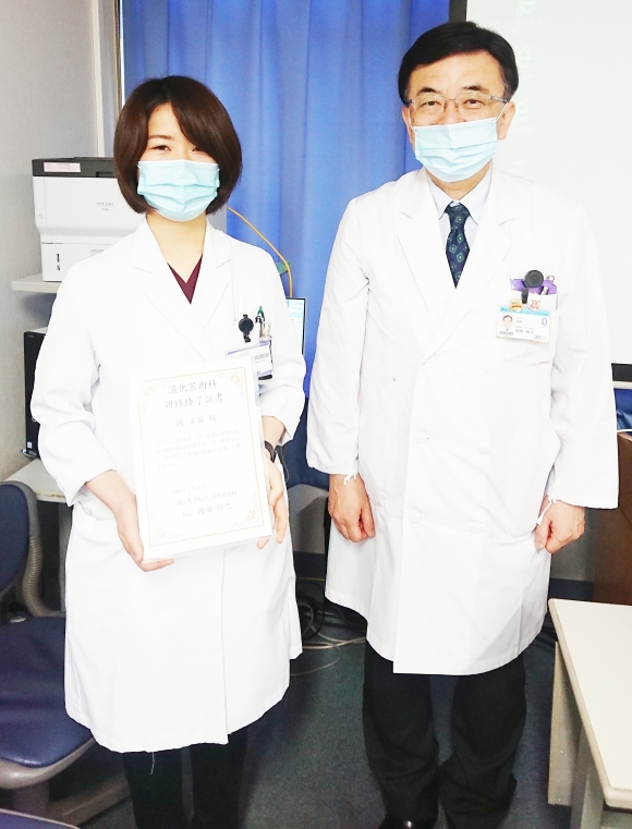 岡先生(左)と岡田教授