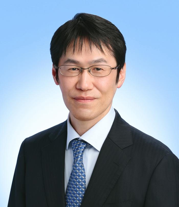 大塚　基之教授の写真